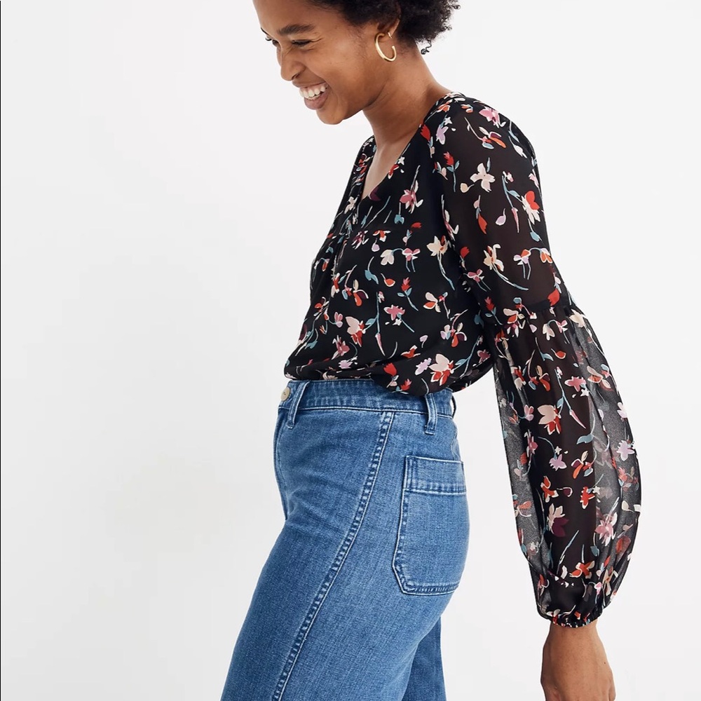 Madewell Shirred-Sleeve V-Neck Top in Drifting Flowers - Picture 4 of 8